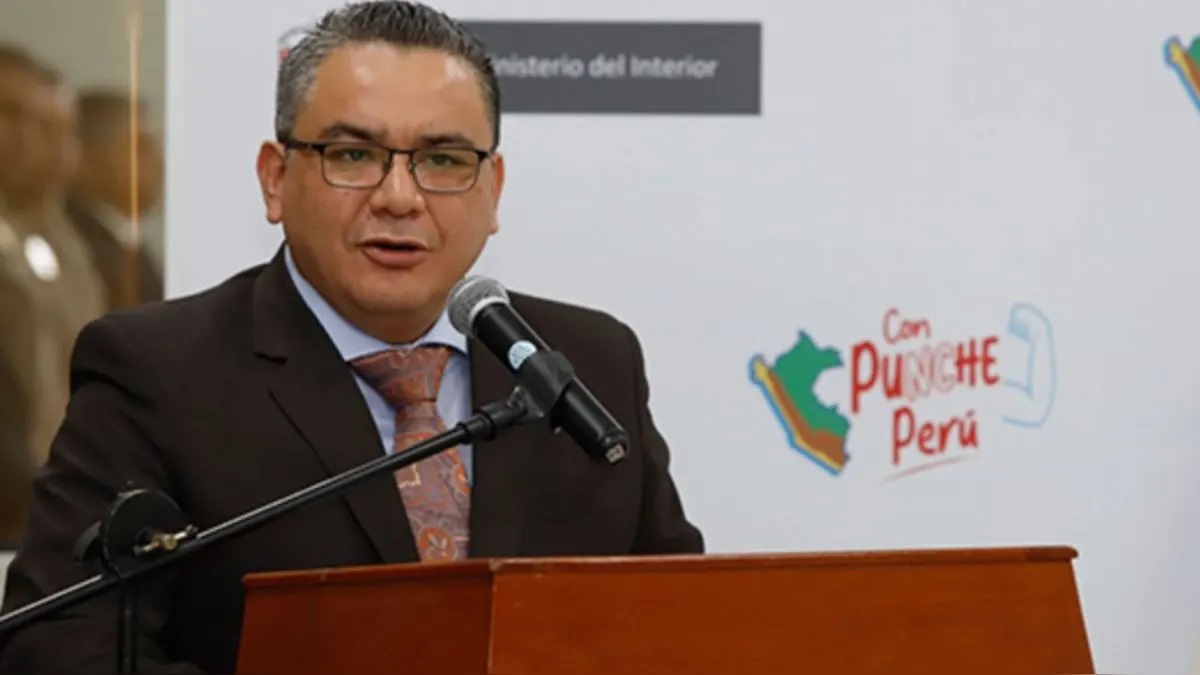 Ministro Santiváñez rechaza las críticas a medidas contra crimen