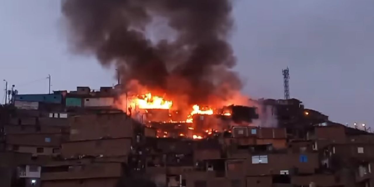 Gran incendio amenaza viviendas en San Juan de Lurigancho