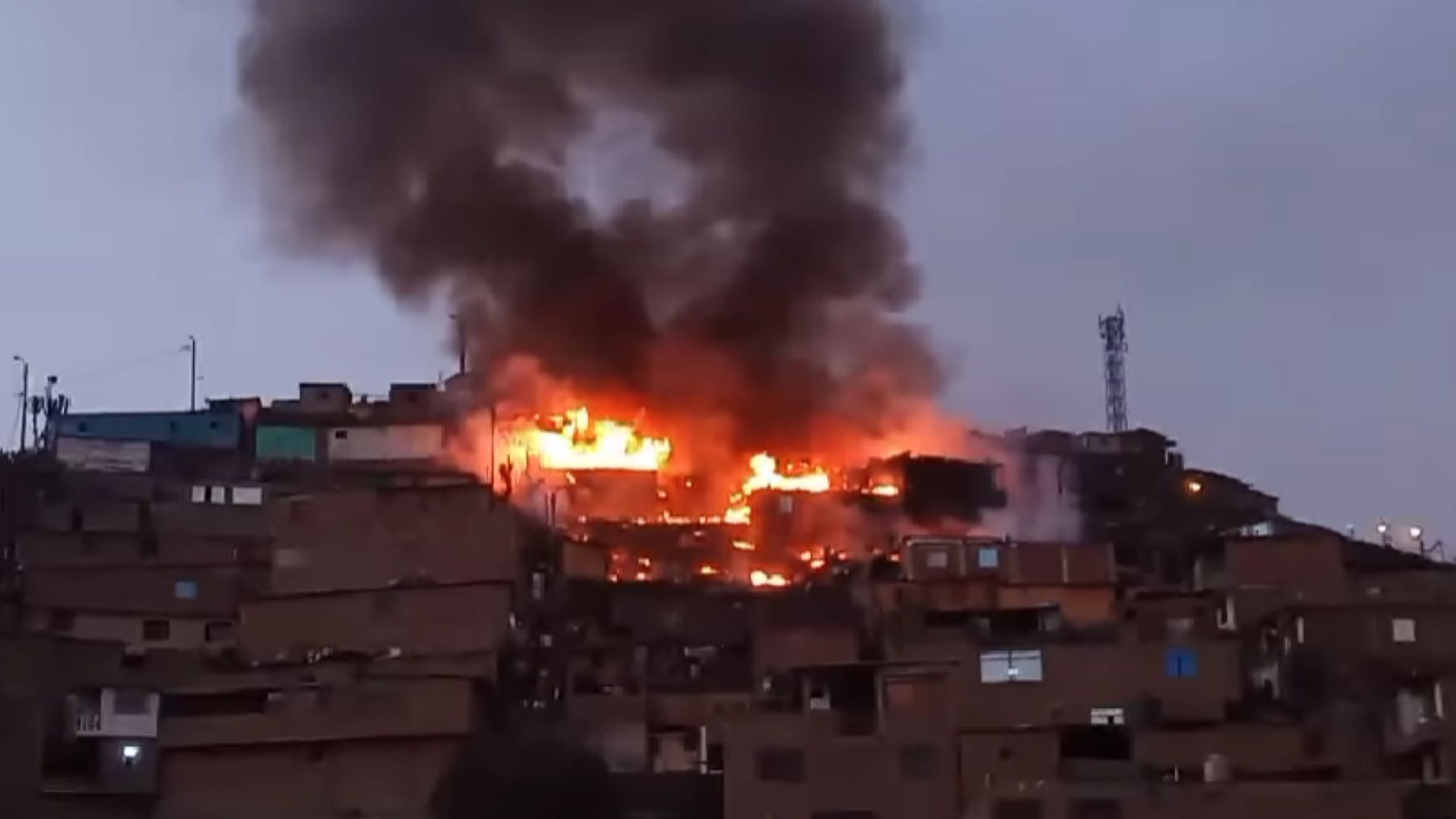 Voráz incendio dejó a varias familias afectadas