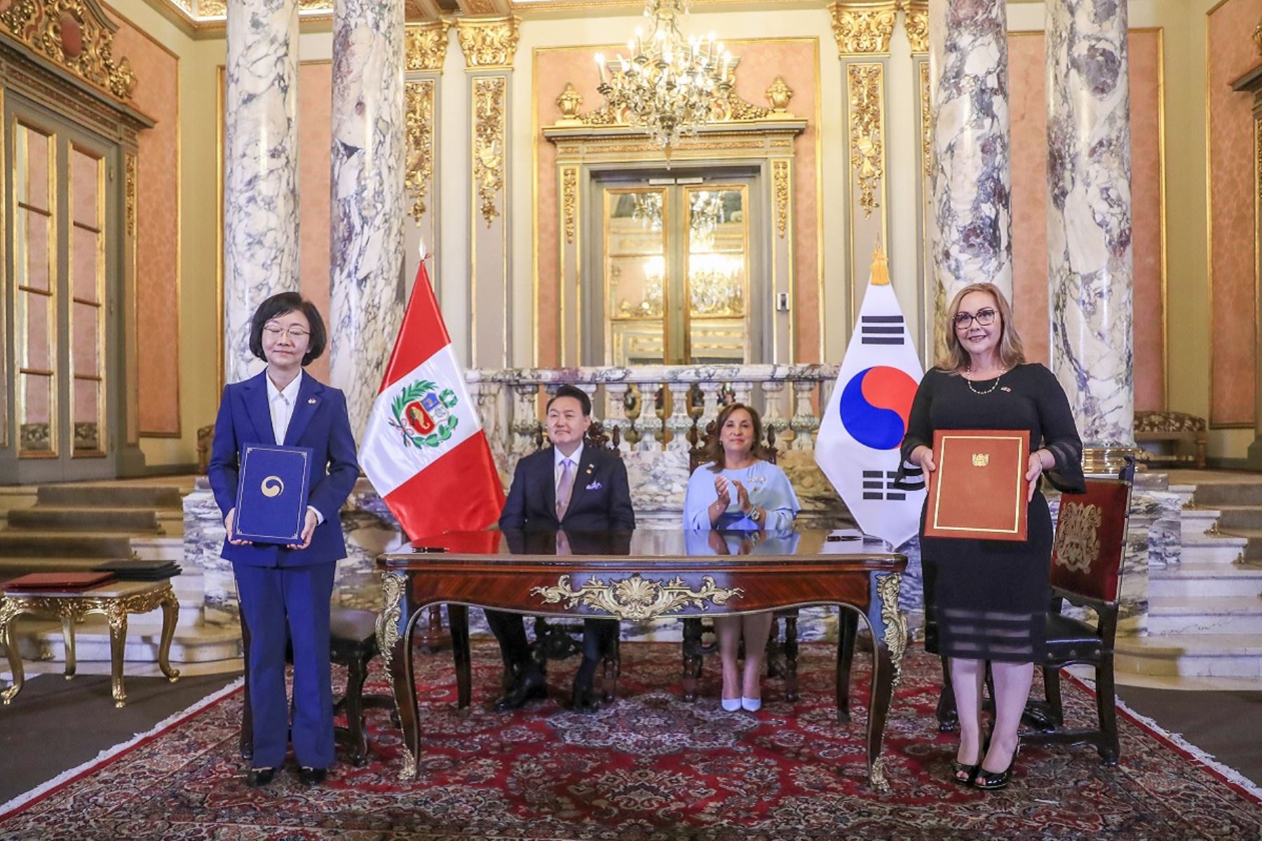 Perú y Corea firman acuerdo para certificación electrónica en productos pesqueros