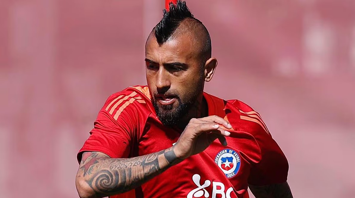 Arturo Vidal protagonizó tenso momento con hinchas peruanos