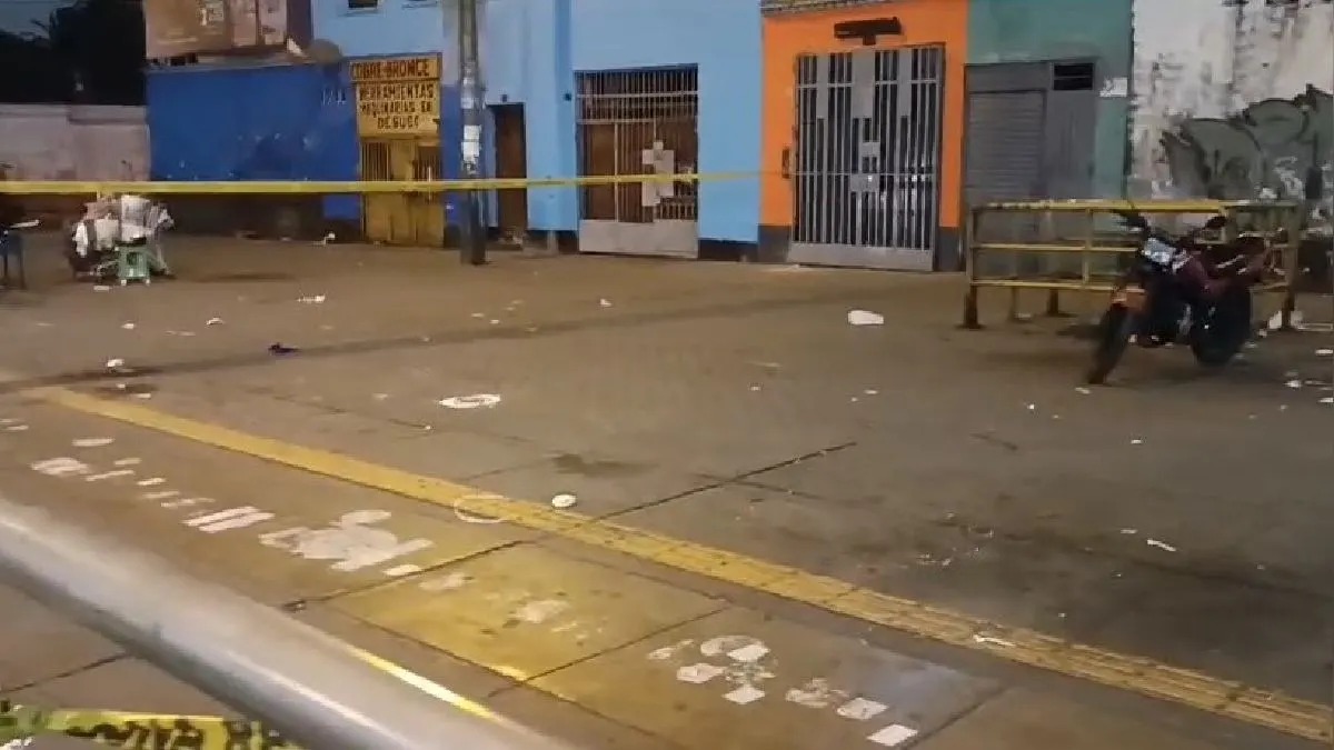 Sicarios acribillaron a motociclista frente a Estación Grau