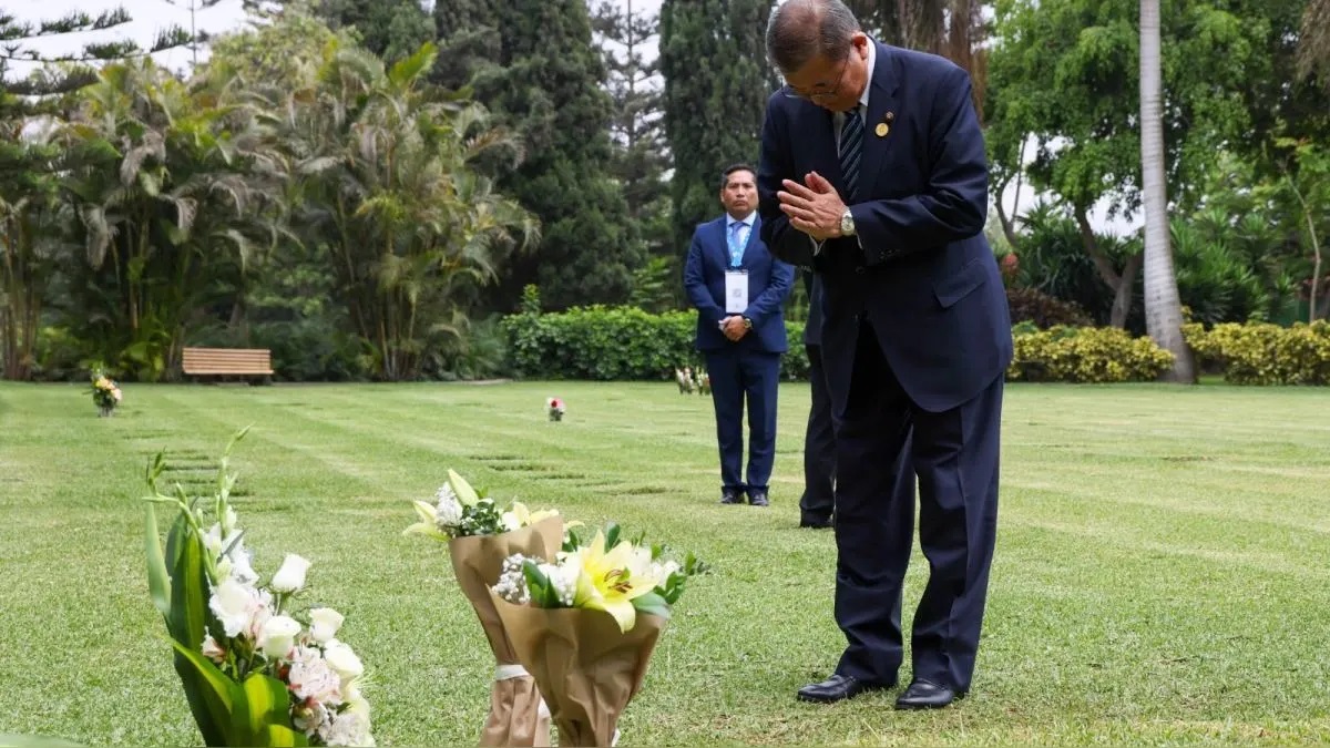 Primer ministro de  Japón rinde homenaje  a Alberto Fujimori