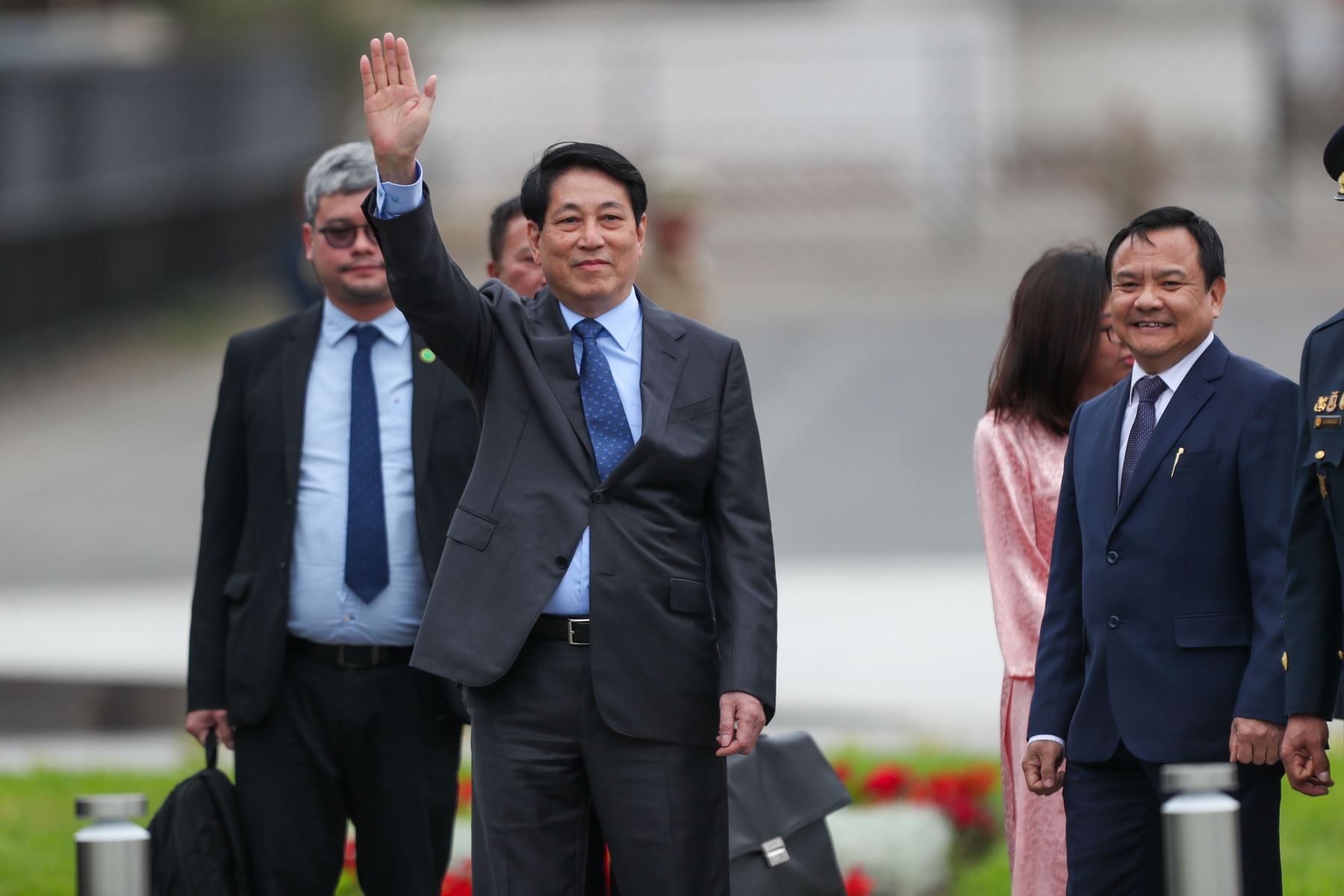 Presidente de Vietnam recibe honores en Palacio de Gobierno