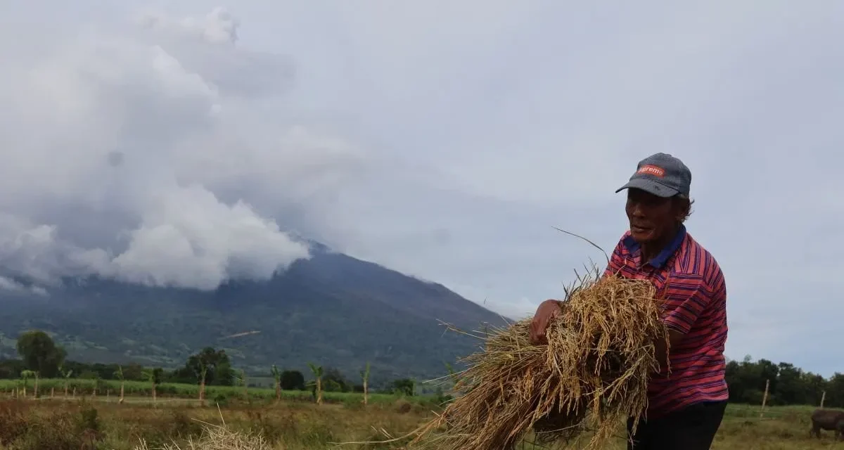 Municipio filipino restringe celebraciones navideñas por actividad del volcán Kanlaon