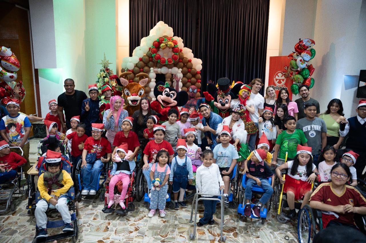 Niños Teletón celebraron la Navidad junto a diferentes artistas