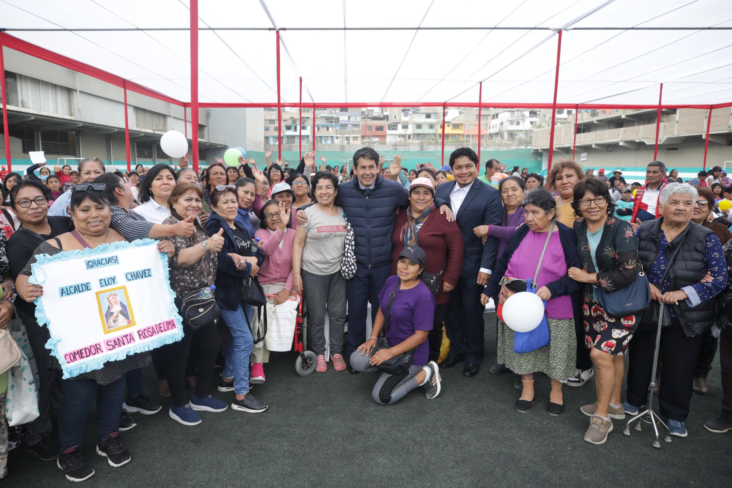 Ministro Demartini entregó kits de cocina a comedores populares y ollas comunes de VMT