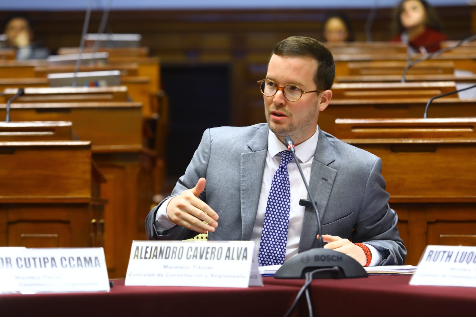 No se debe permitir usar la democracia para socavarla, manifestó Alejandro Cavero