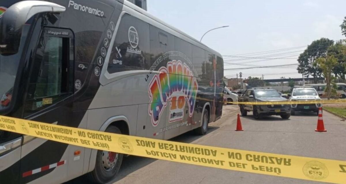 Bus de 'Armonía 10' es atacado por extorsionadores