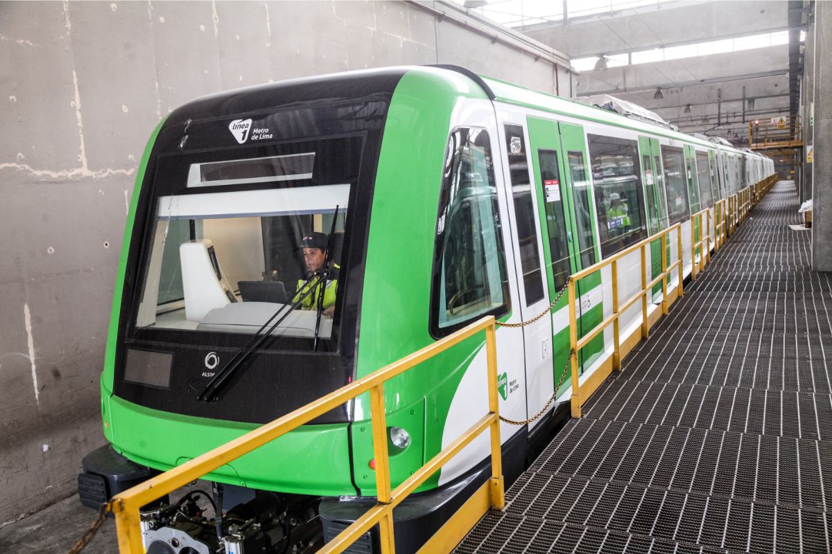 Prohíben scooters y bicicletas plegables en la Línea 1 del Metro