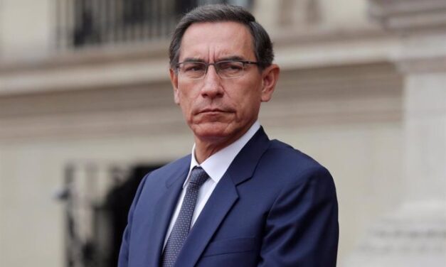 Martín Vizcarra queda limpio gracias a juez por Ley del Congreso