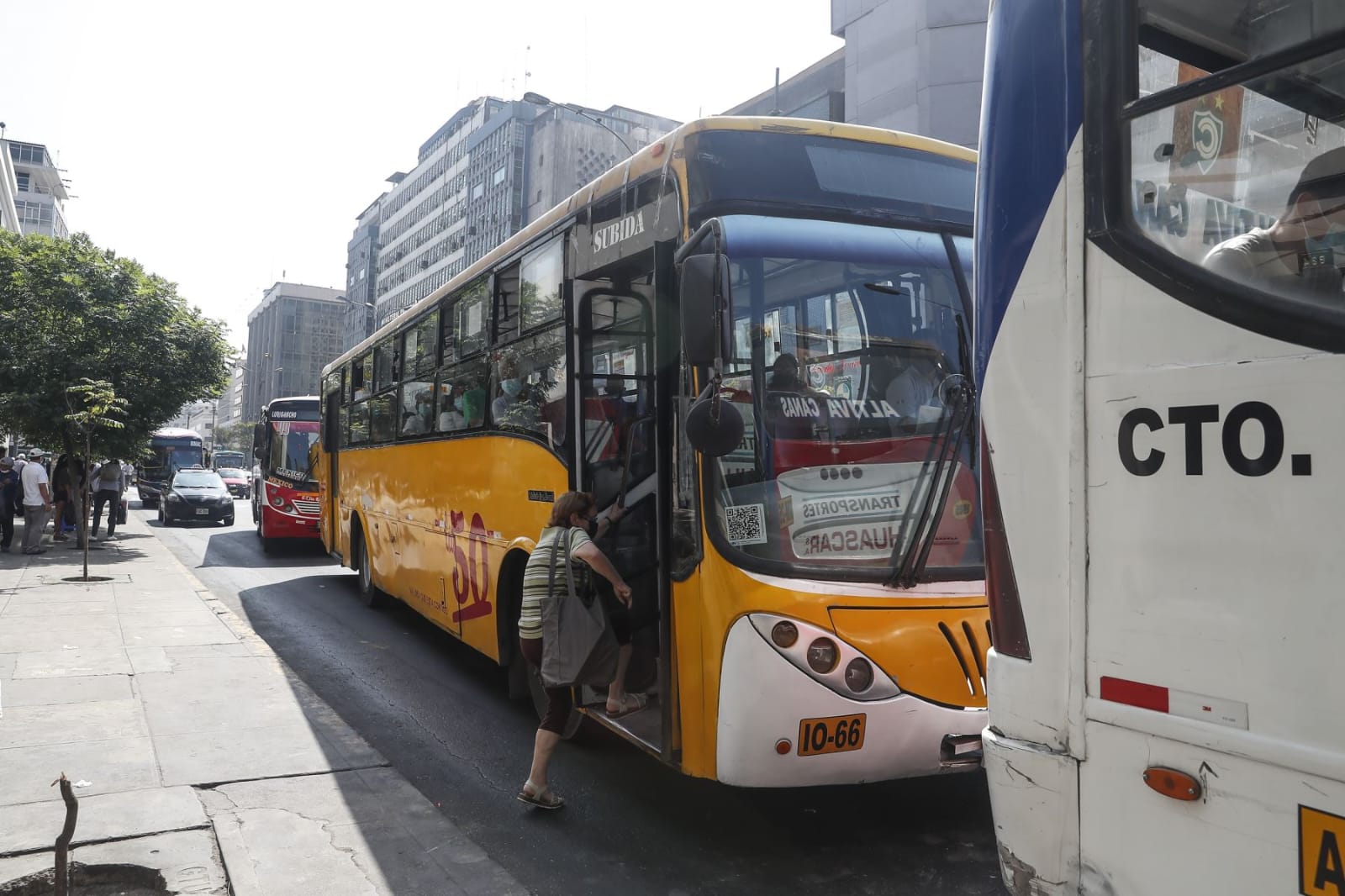 Desde el 13 de diciembre: Reubicación de paraderos en la Av. Abancay