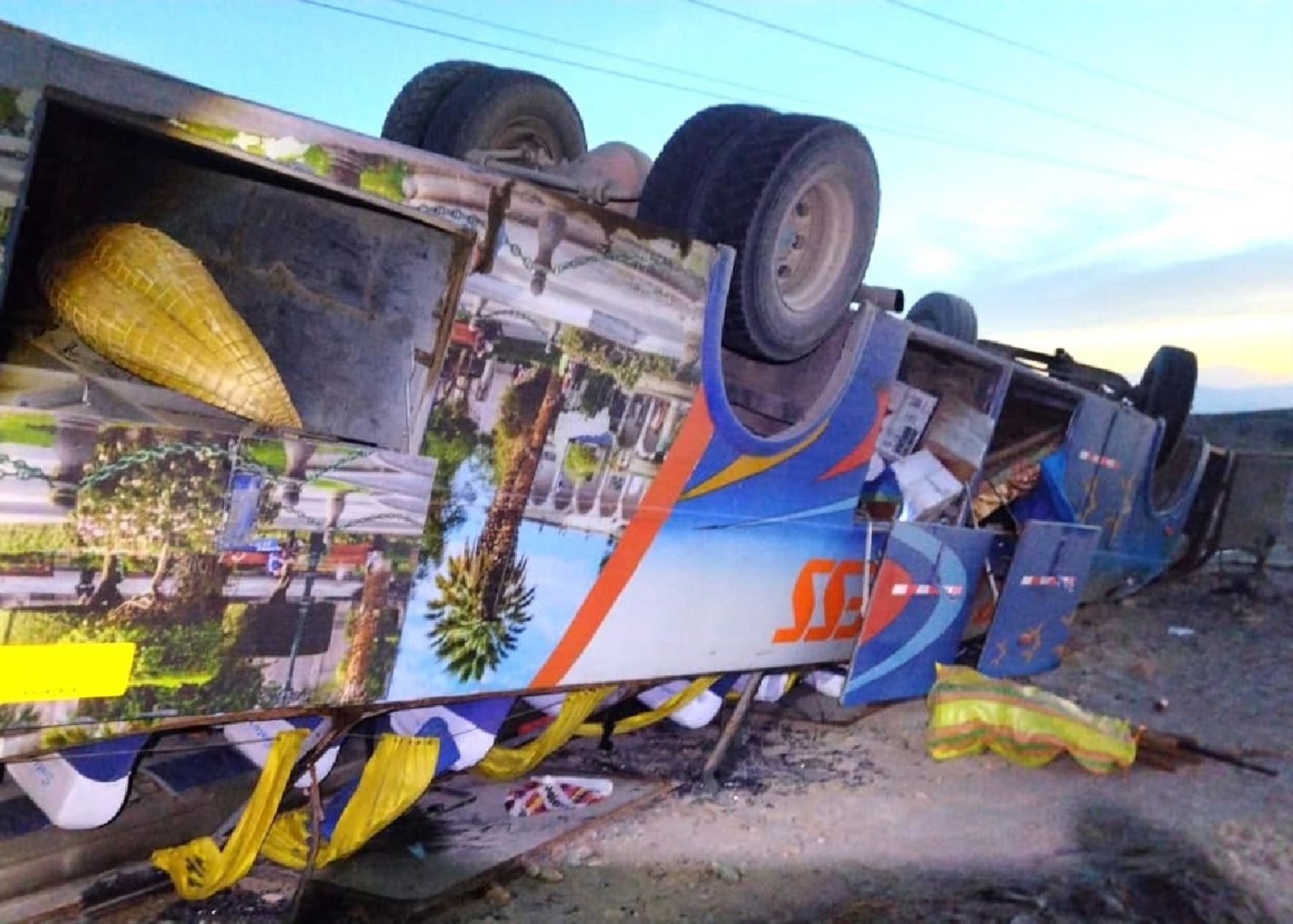 Arequipa: Accidente en la Panamericana Sur deja un fallecido y 27 heridos