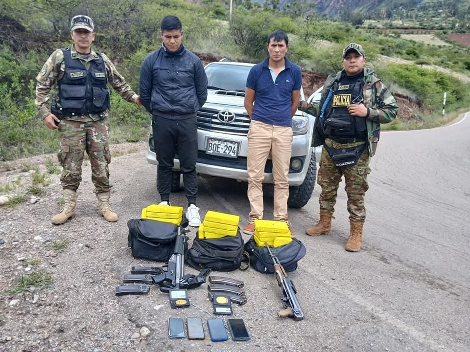 Ayacucho: Dos policias fueron detenidos con fusiles