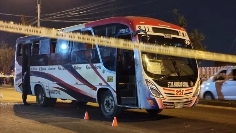 SJL: Explosivo detona dentro de un bus de transporte público