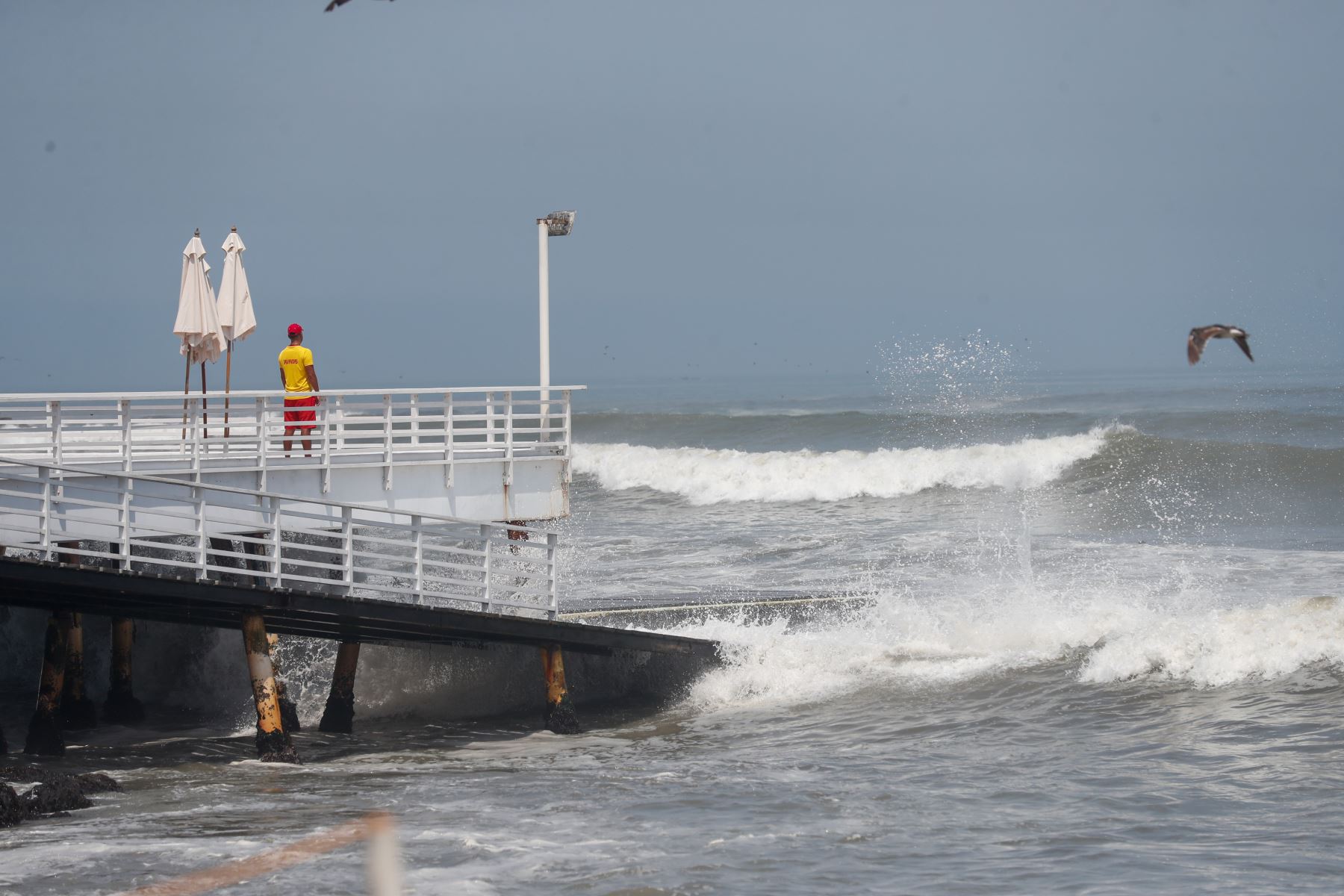 Oleajes anómalos en el Callao: playas cerradas y actividades suspendidas hasta el 1 de enero