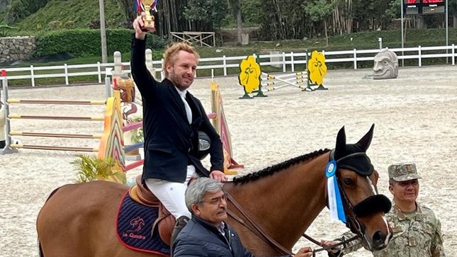 Alonso Valdez tetracampeón nacional de saltos Ecuestres