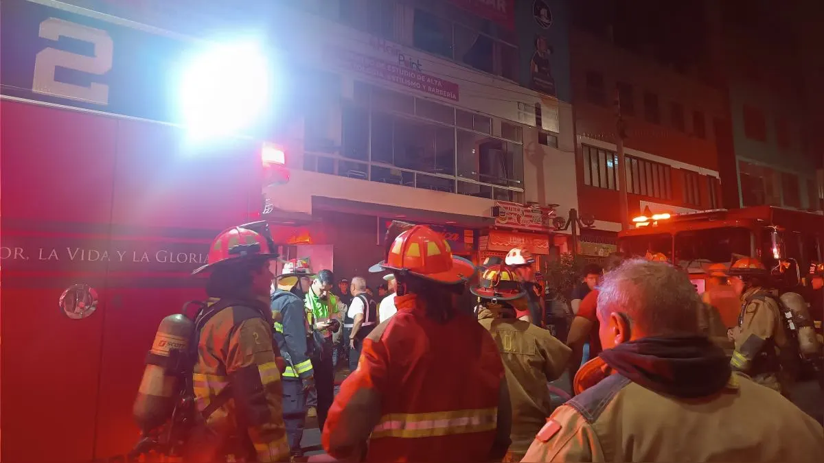 Adulta mayor pierde la vida en incendio causado por pirotécnicos en Los Olivos