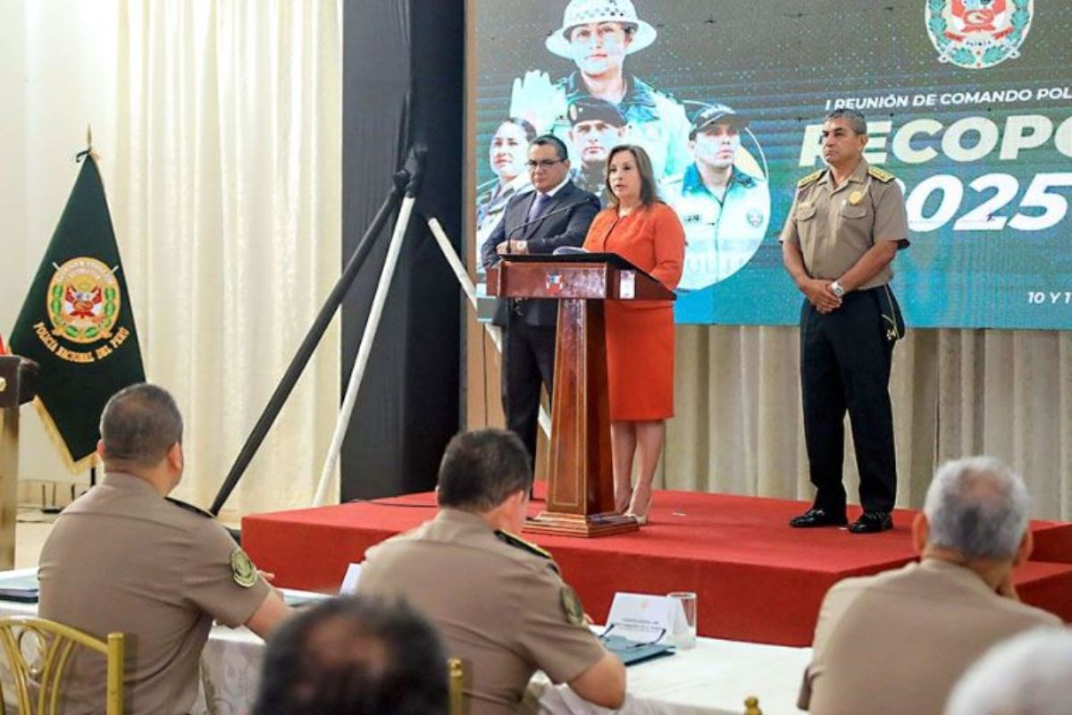 Presidenta Boluarte Zegarra reitera respaldo a la PNP