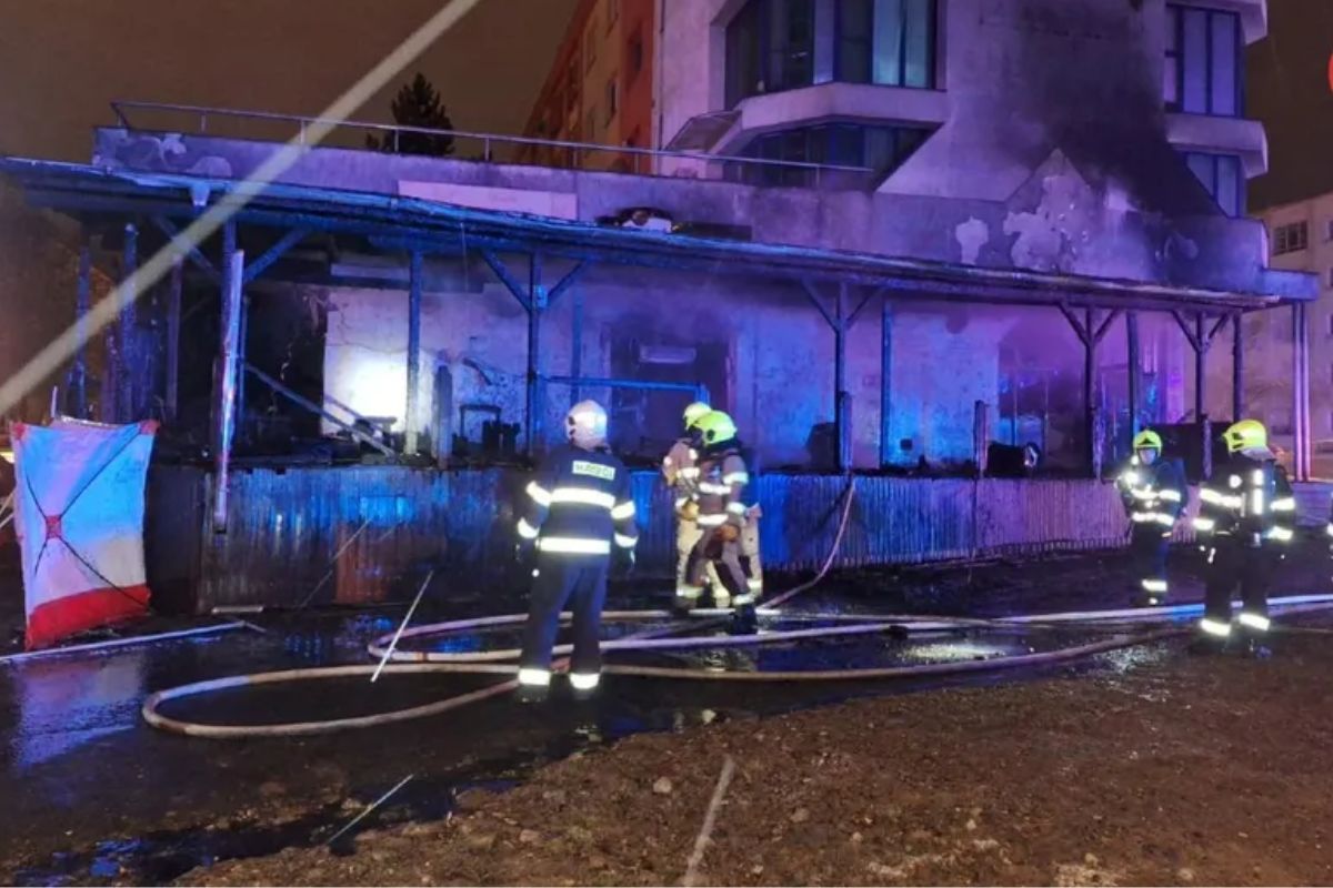 Explosión e incendio en restaurante checo deja seis muertos