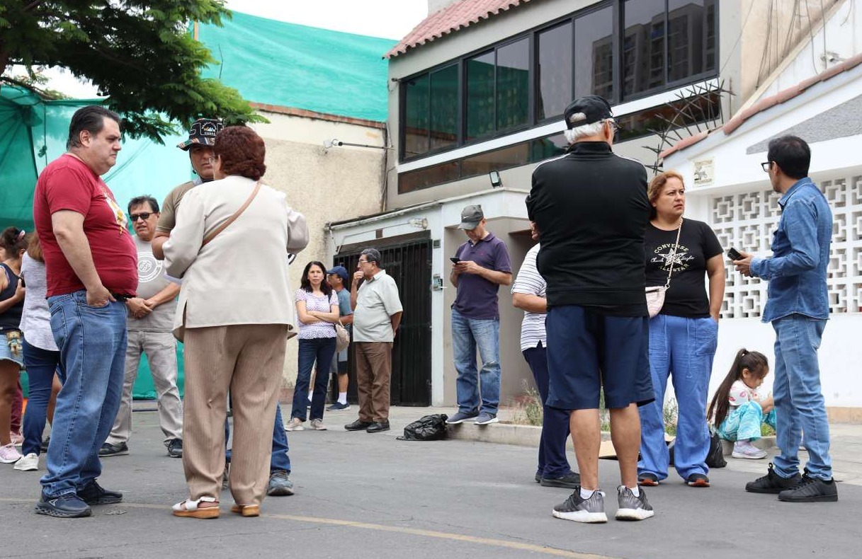 Vecinos de Cercado Lima en pie de lucha contra abusos de inmobiliaria