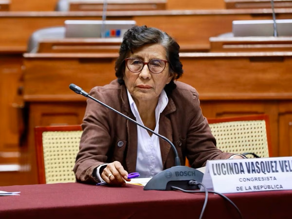 Fiscalía denunció  a la congresista  Lucinda Vásquez