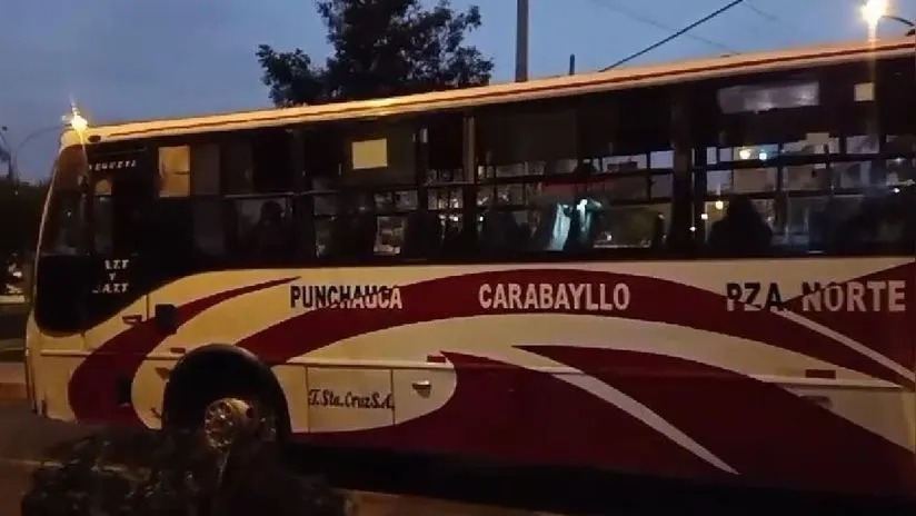 SMP: Delicuentes armados asaltaron bus de transporte público