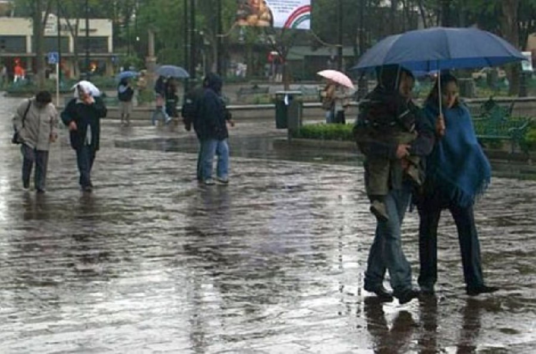 Senamhi emite alerta naranja por lluvias intensas y fenómenos climáticos