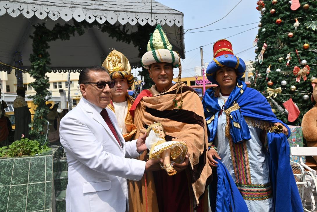 Los Reyes Magos llevan esperanza y alegría al Instituto Nacional de Salud del Niño