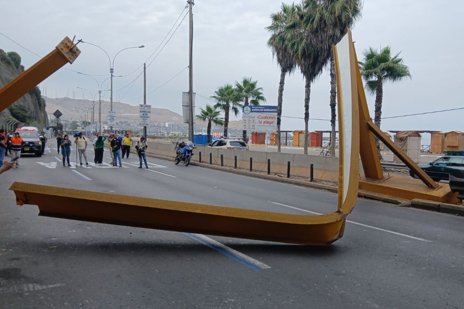 Denunciarán a conductor por choque en pórtico de Barranco