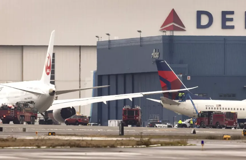 Colisión entre aviones en el aeropuerto de Seattle deja solo daños materiales