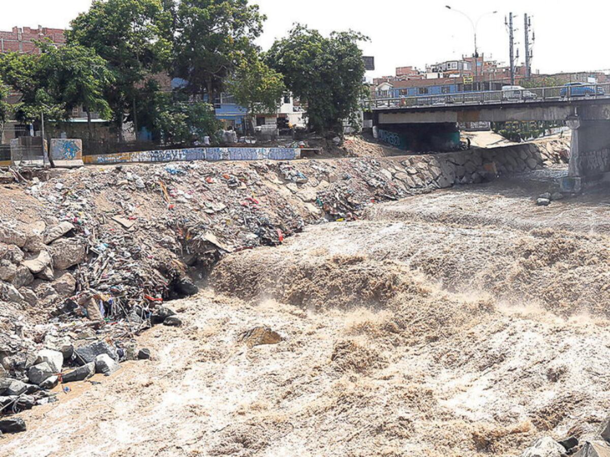 Advierten de desborde del río Chillón en Lima