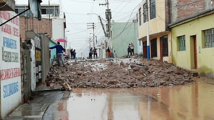 Arequipa en situación  crítica por intensas lluvias