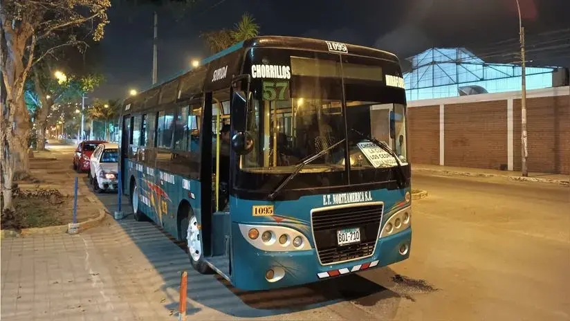 Sujeto sube a bus lleno de pasajeros y baleó al chofer