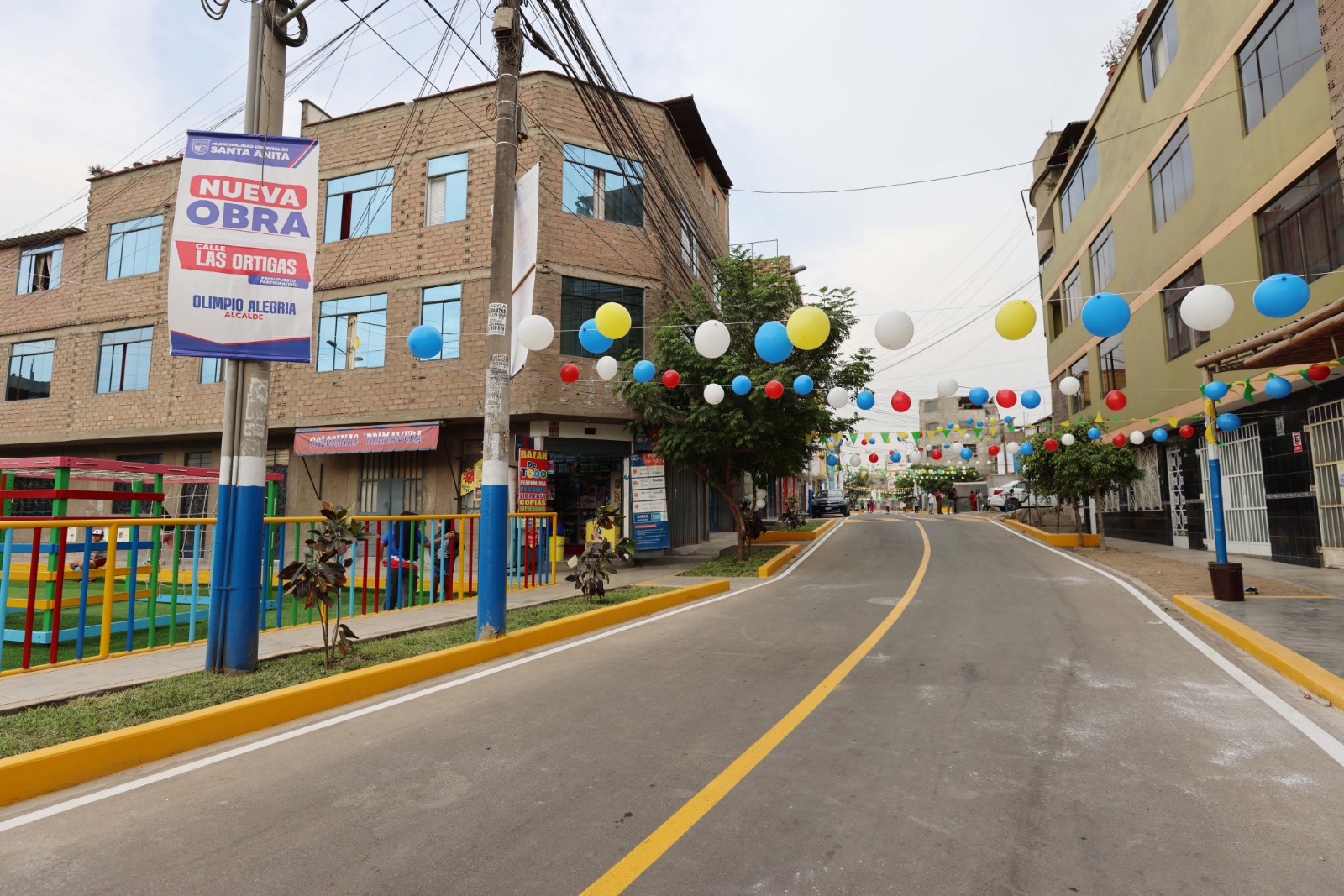 Municipalidad de Santa Anita mejora pistas llevando alegría a sus vecinos