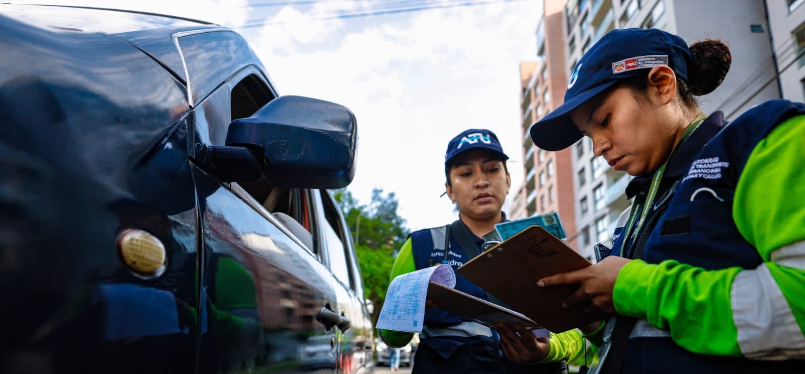 San Isidro: Sancionan y llevan al depósito vehículos que realizaban servicio informal de colectivo