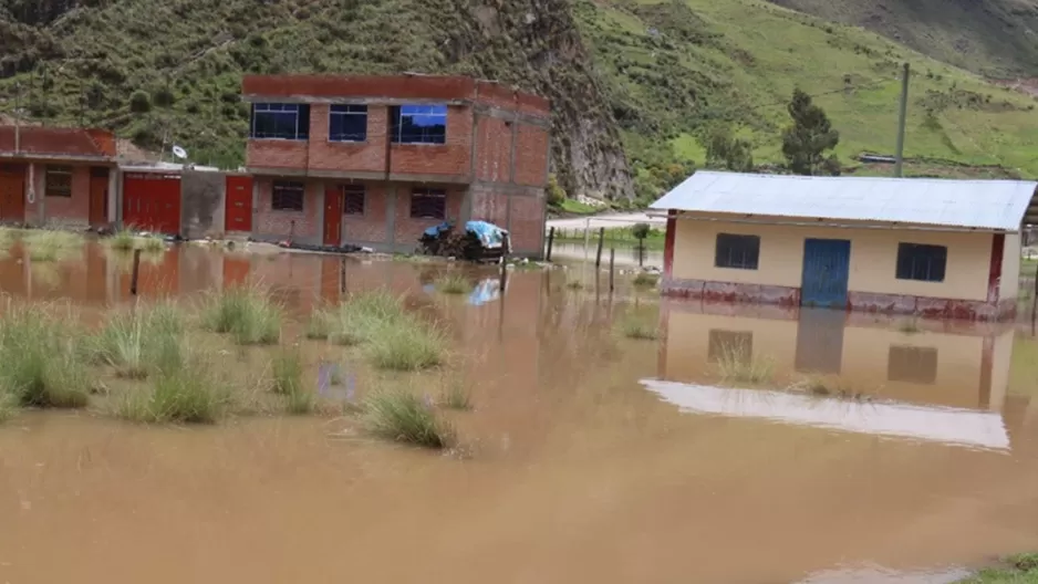 Indeci advierte riesgos de deslizamientos en 392 distritos por lluvias