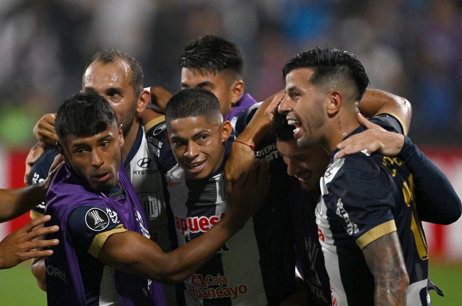 Alianza Lima vence 3-1 a Nacional y asegura su pase en la Copa Libertadores