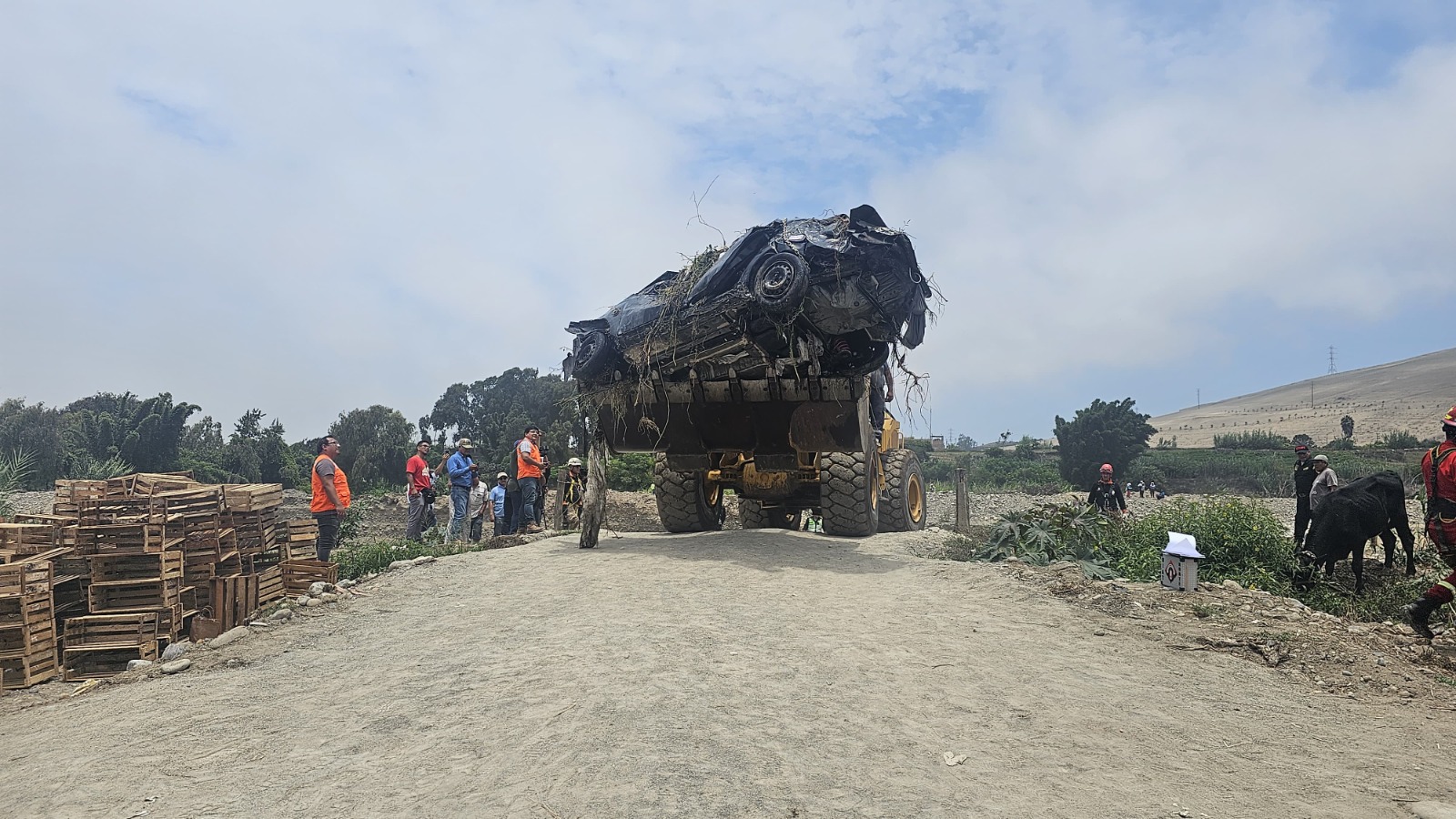 Buscan a posibles víctimas del derrumbe del puente en Chancay