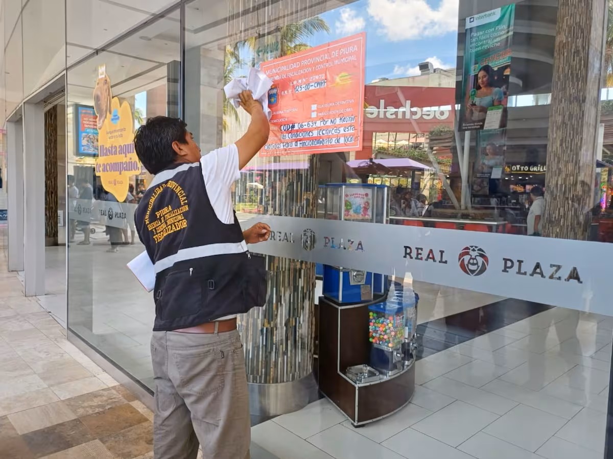 Clausuran los centros  comerciales Real Plaza en  Lima, Huancayo y Piura