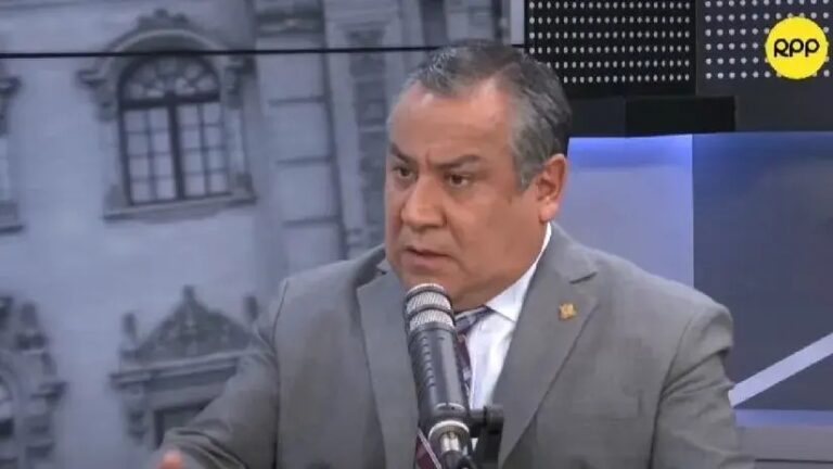 Adrianzén: "Primero hay que ver quién lo pidió"