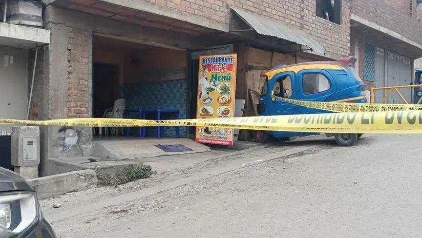 SJL: Hombre fue asesinado mientras almorzaba con su familia