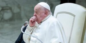 El papa Francisco padece de una infección polimicrobiana