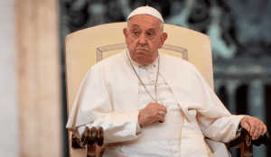 Papa Francisco sufrió un broncoespamo que le provocó vómitos