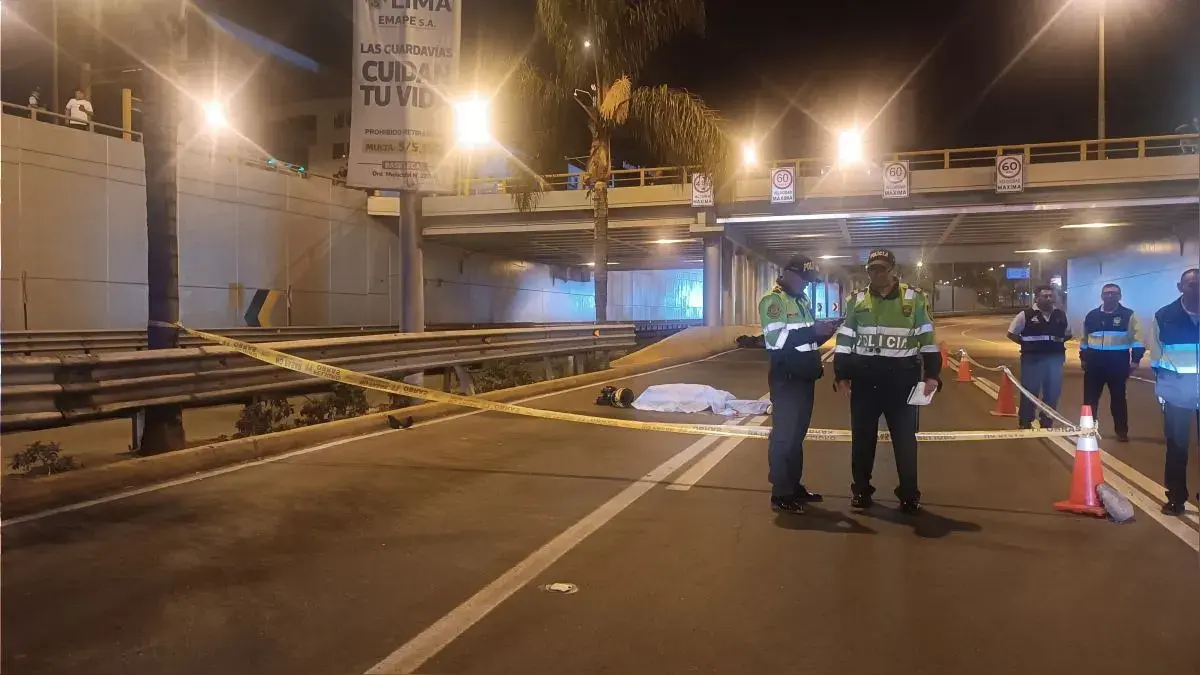 Joven muere manejando moto en la avenida Javier Prado