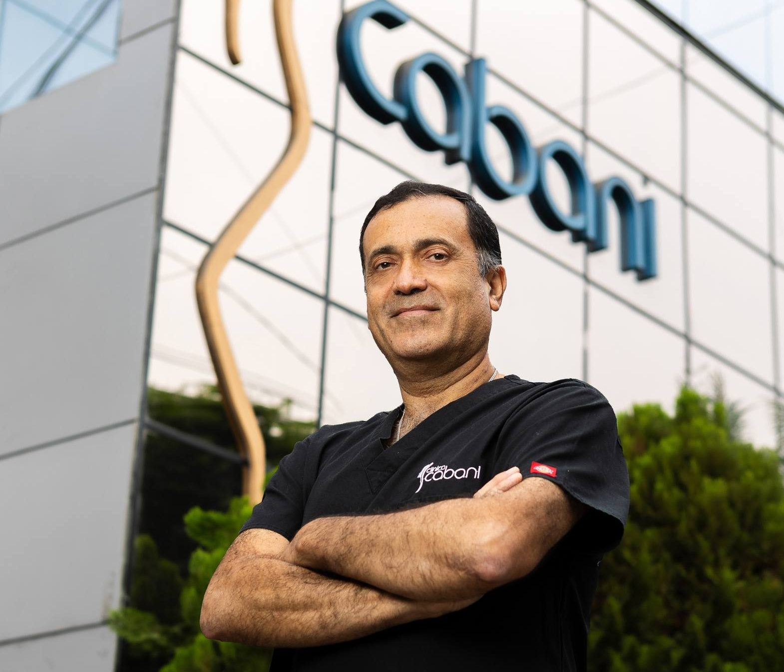 Colegio Médico investiga a Mario Cabani tras audios y documentos filtrados