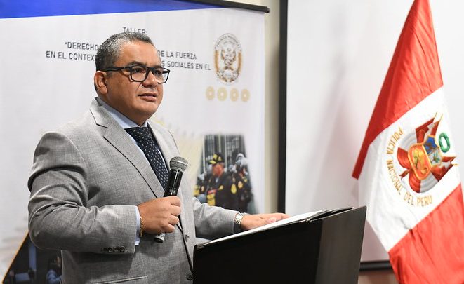 Congreso censura al ministro Santiváñez