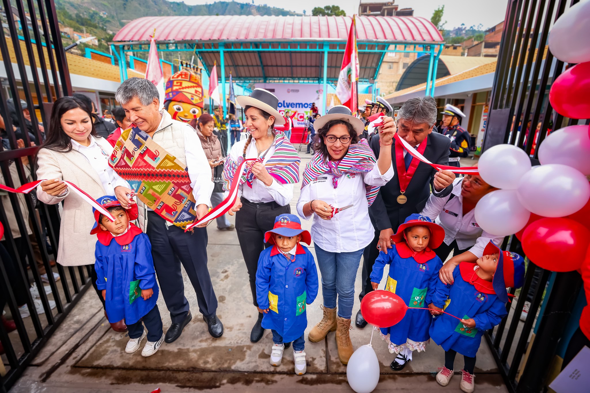 Ministra Leslie Urteaga presentó nueva modalidad de servicio alimentario de Wasi Mikuna en Ayacucho