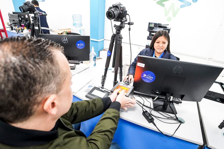 Migraciones suspende emisión de pasaportes en el Jorge Chávez