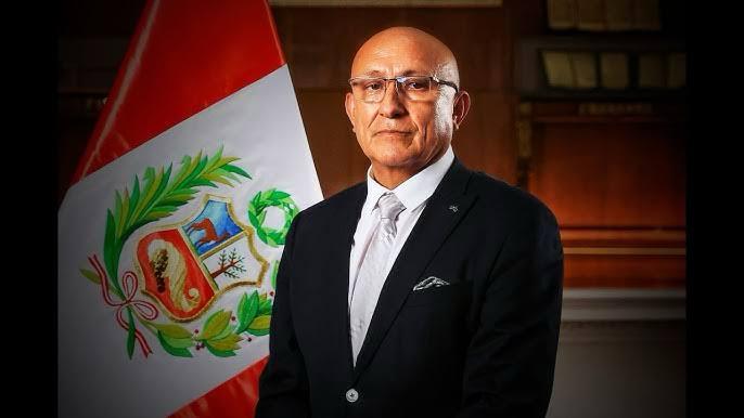 Ministro del Interior se quitó la careta